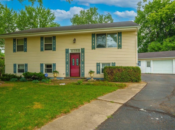 108 Versailles Court, Kokomo, IN 46902