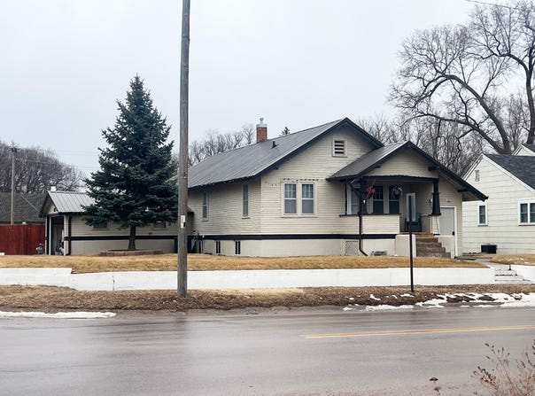 617 N. Main St., Gordon, NE 69339
