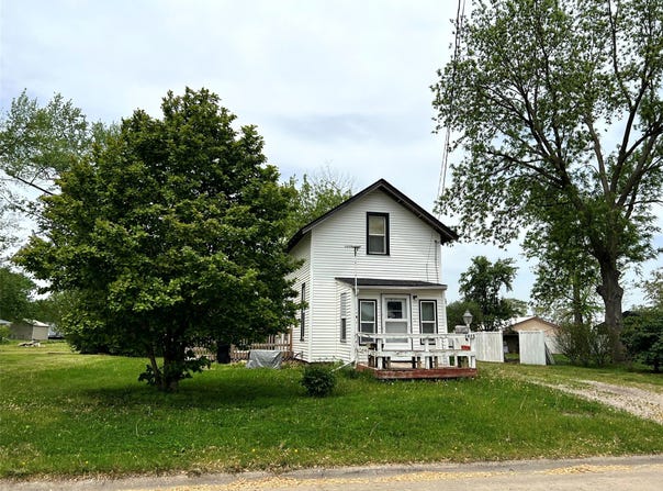 1013 E 10th Street N, Newton, IA 50208