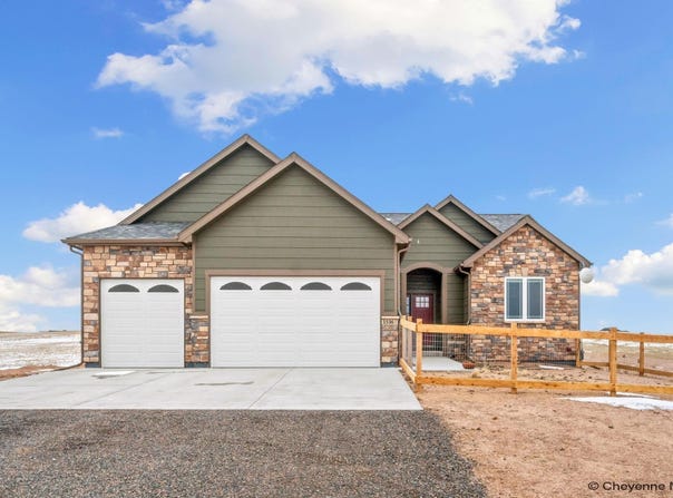 1536 FIRE ROCK DR, Cheyenne, WY 82009