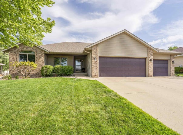 53 18th St SE, LeMars, IA 51031