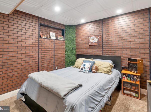 2177 N HILL CAMP ROAD, POTTSTOWN, PA 19465