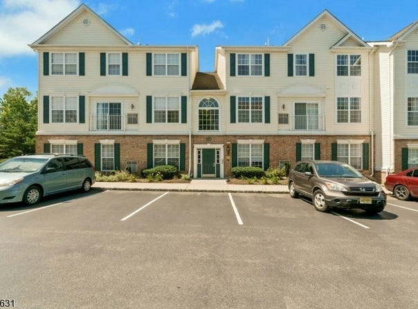 428 Lenape Ln, Lopatcong Twp., NJ 08865-1869