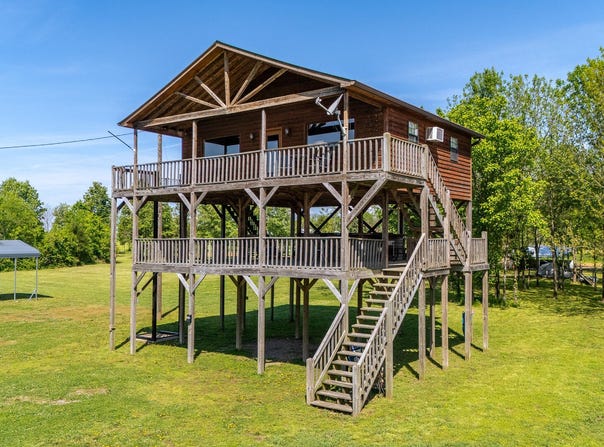 2705 Catfish Lane, Crump, TN 38327