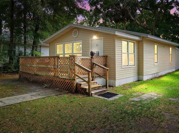 211 S DELAWARE AVENUE, DELAND, FL 32720