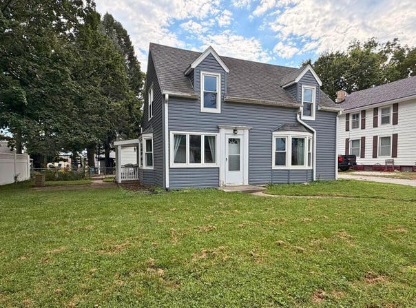 305 3rd St, Glenwood, IA 51534