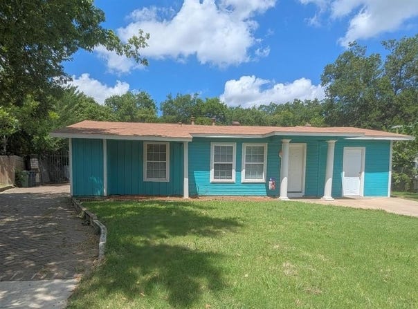 900 Aleta Street, Arlington, TX 76010