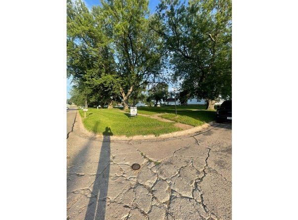 403 East Grant, Bloomfield, NE 68718