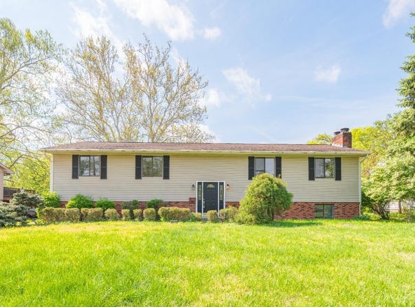 3647 E Galbraith Road, Amberley, OH 45236