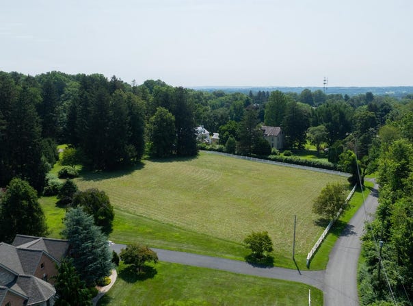 1915 MILLERSVILLE PIKE, LANCASTER, PA 17602