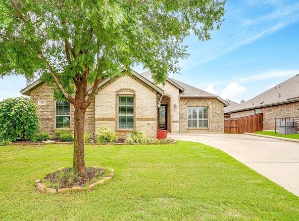 201 Saxon Street, Waxahachie, TX 75165