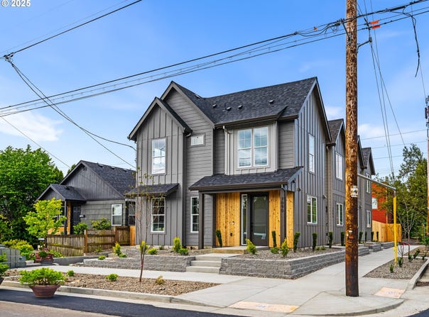 7582 N Alma AVE, Portland, OR 97203