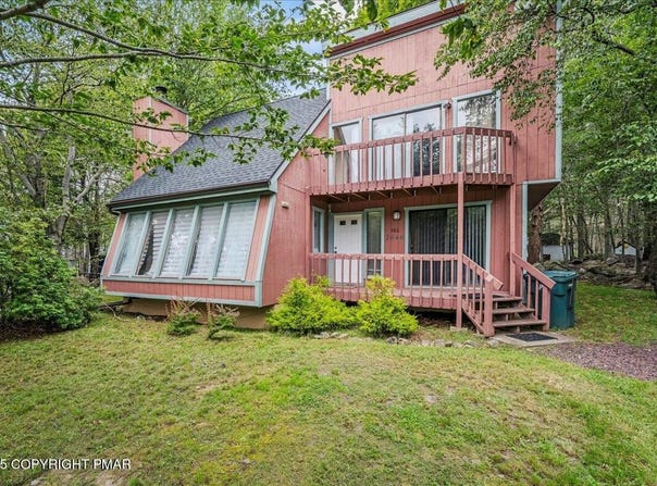 7646 Rainbow Drive, Tobyhanna, PA 18466