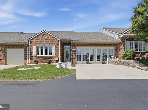 352 SUNBROOK Lane, HAGERSTOWN, MD 21742