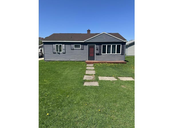 813 E 9th AVE, Sault Ste Marie, MI 49783