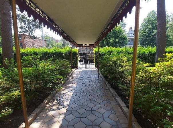 8511 Lefferts Blvd, Kew Gardens, NY 11415