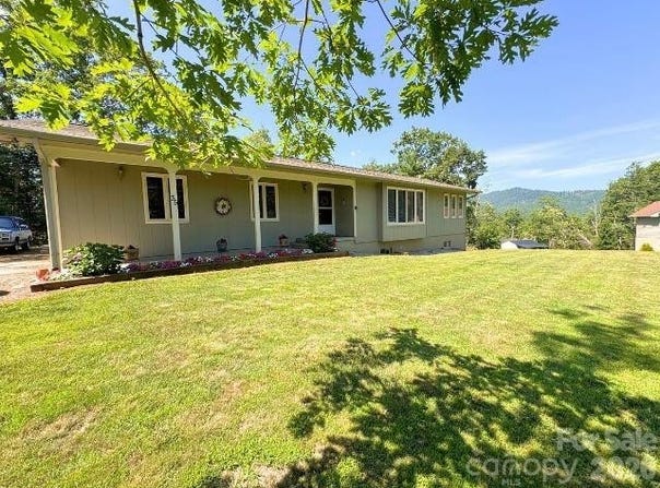 35 Azalea Drive, Spruce Pine, NC 28777