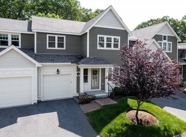 4 Lowell Dr, Hopkinton, MA 01748