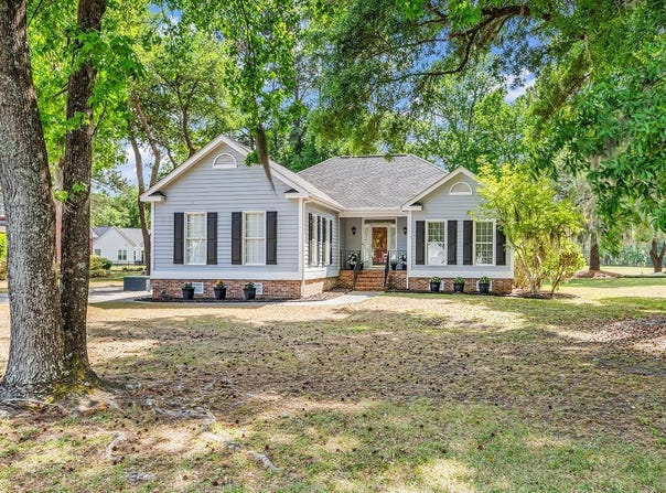 69 Governor Johnston Rd., Georgetown, SC 29440