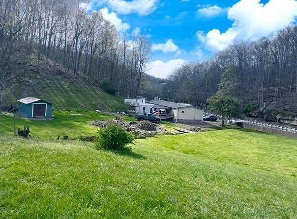 1569 Parkersburg Road, Spencer, WV 25276