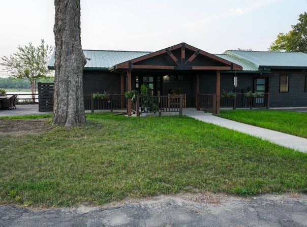 57311 892nd Rd, Wynot, NE 68792