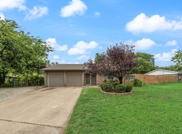 117 Myrtle Court, Hurst, TX 76053