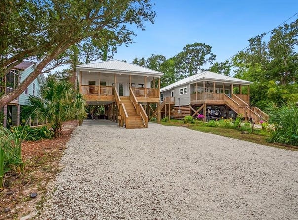1221 Chaumont Street, Dauphin Island, AL 36528