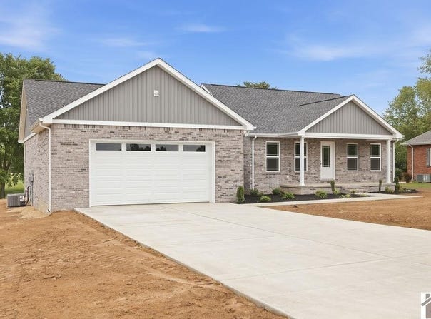 8 Logan Trail, Murray, KY 42071