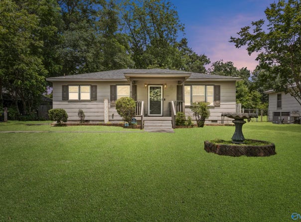 1304 Carridale Street SW, Decatur, AL 35601