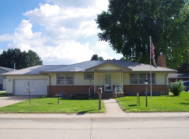 210  S G St, Broken Bow, NE 68822