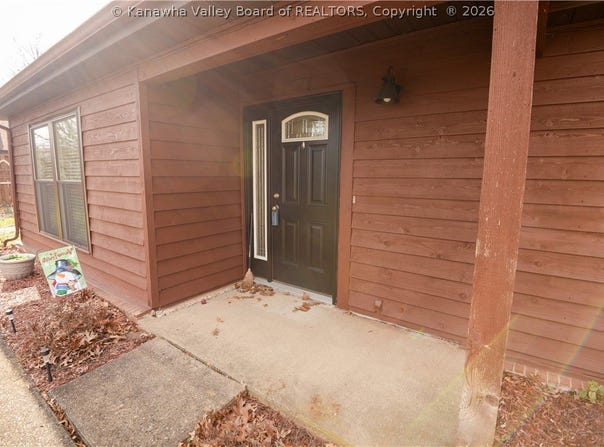 104 Trappers Place, Charleston, WV 25314