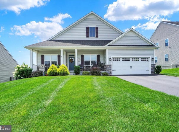404 JORDANELLE DRIVE, YORK, PA 17402