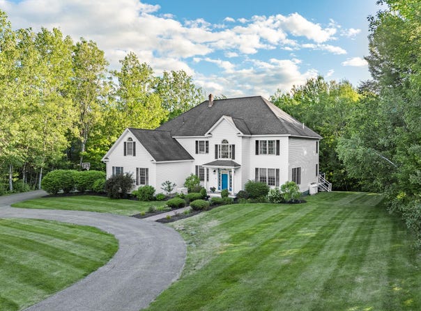 70 Wintergreen Way, Brewer, ME 04412
