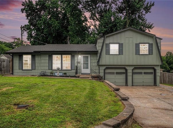 1603 NE 63rd Street, Gladstone, MO 64118