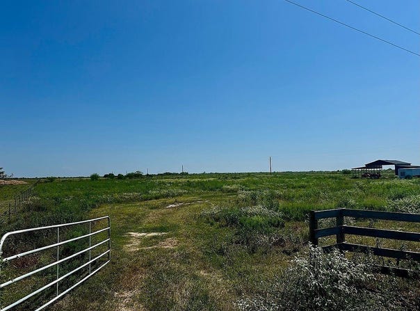 1993 FM 2761, Cat Spring, TX 78933
