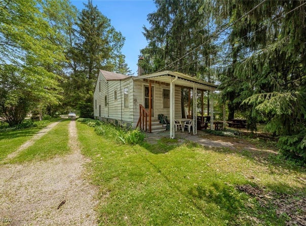 7100 Barton Road, North Olmsted, OH 44070