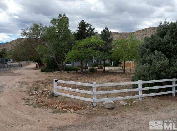 215 Mule Deer Road, Coleville, CA 96107