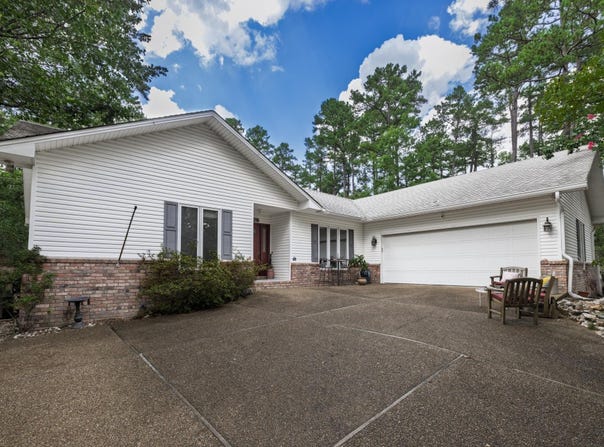 10 Argomaniz Way, Hot Springs Village, AR 71909