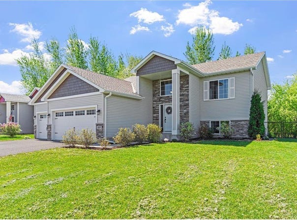 805 Cologne Lane, Waverly, MN 55390