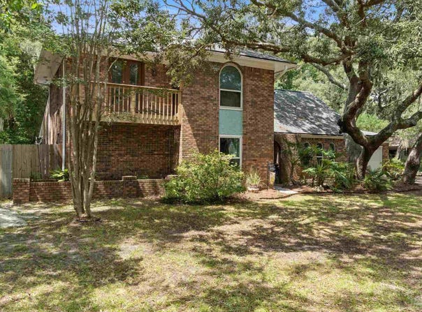 1555 Oak Shore Dr, Gulf Breeze, FL 32563