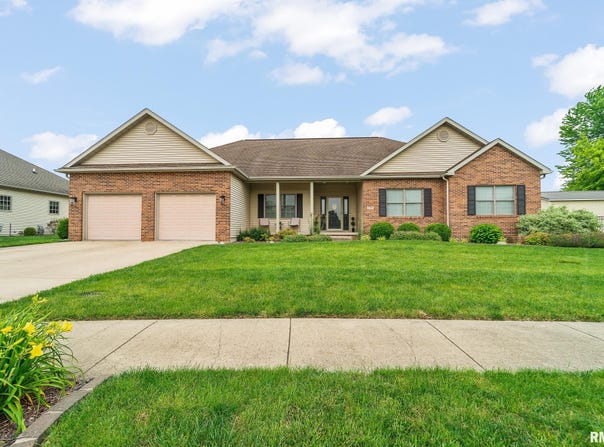 408 Burberry Lane, Rochester, IL 62563-9493