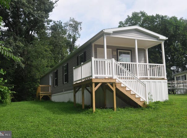 1 RAILWAY AVENUE, MILLERSBURG, PA 17061