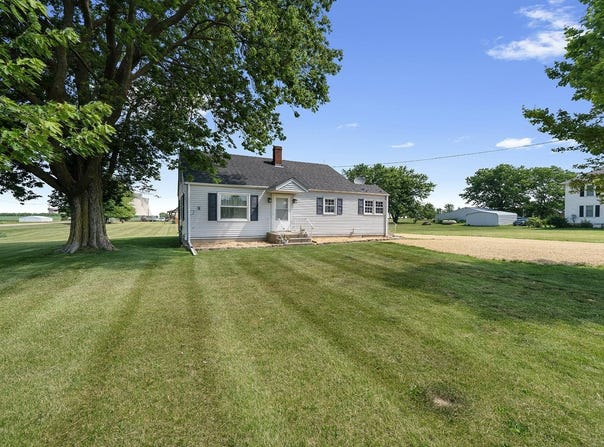 3006 E Holcomb, OREGON, IL 61061