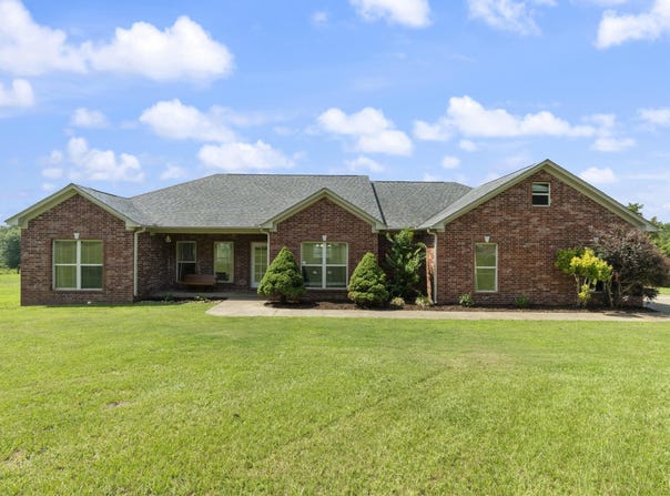 33 Barney Road, Enola, AR 72047