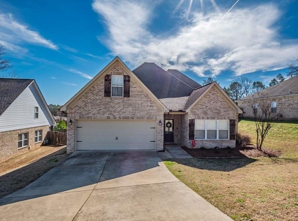 211 Forest Glen Dr., Oxford, MS 38655