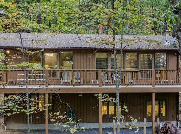 35 WARBLERS Way, BERKELEY SPRINGS, WV 25411