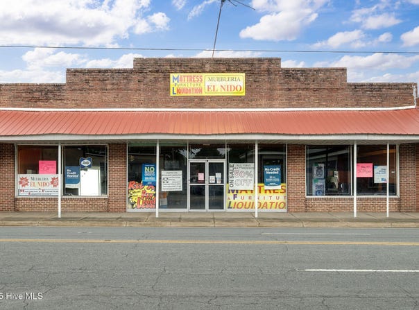 122 W College Street, Warsaw, NC 28398