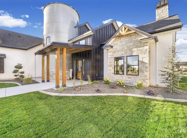 1580 Clear Creek Loop, Twin Falls, ID 83301