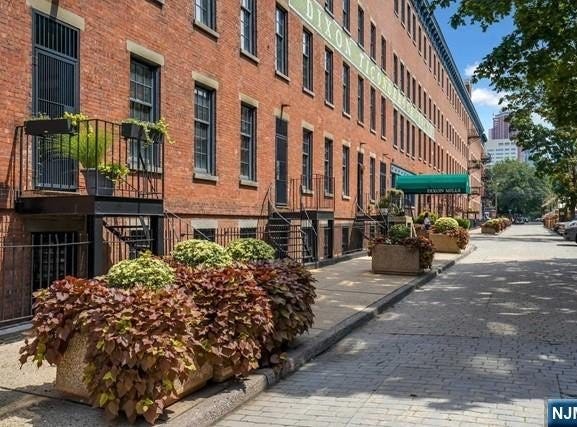 167 Wayne Street, Jersey City, NJ 07302