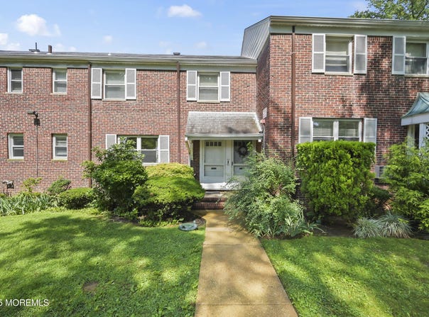82 Manor Drive, Red Bank, NJ 07701